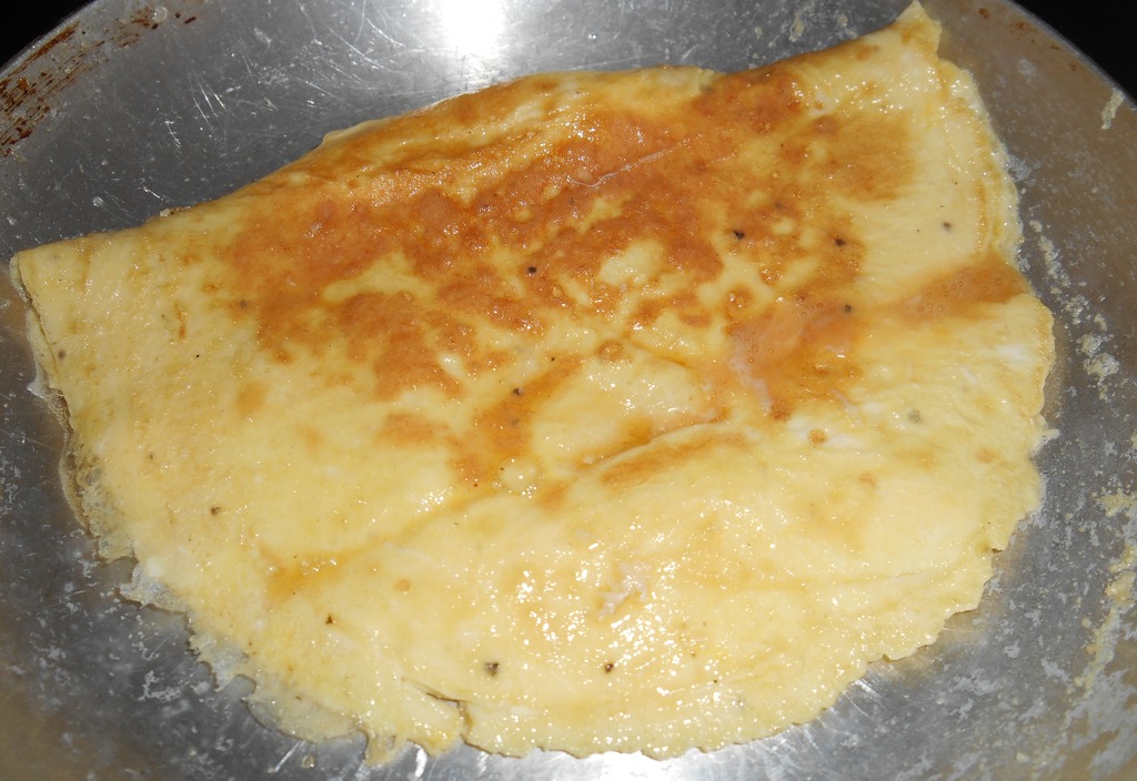 om_foldedOverOmlette